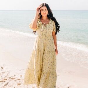 Moon River Gardenia Green Floral Print Puff Sleeve Tier Ruffle Midi Dress Size S